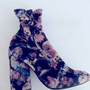 Floral swede boots for sale - MINT condition